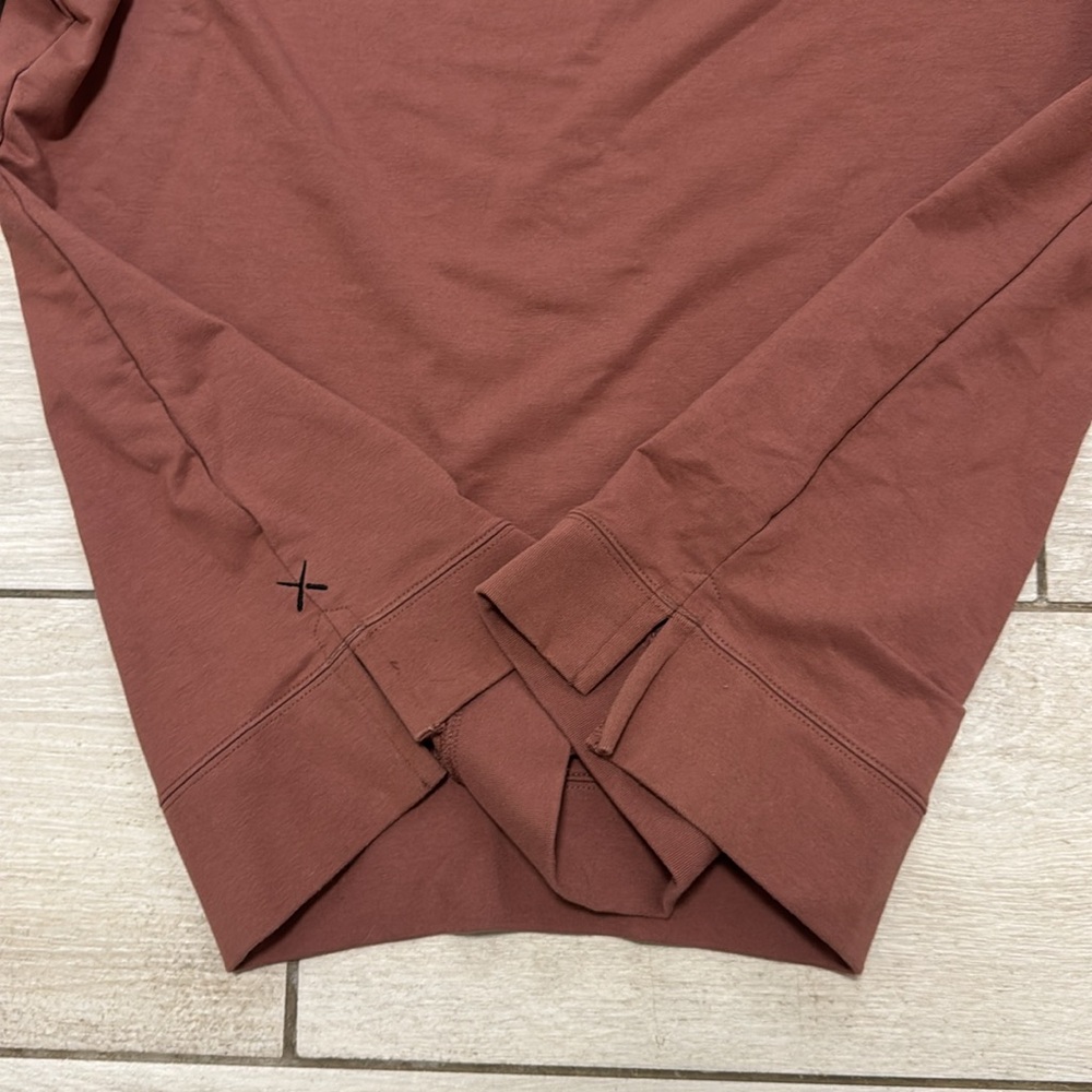 Hyperloop Pullover Split-Hem - Picture 3 of 3